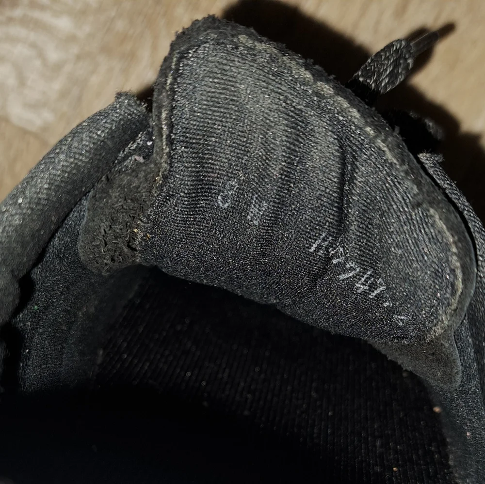 SAS suede leather